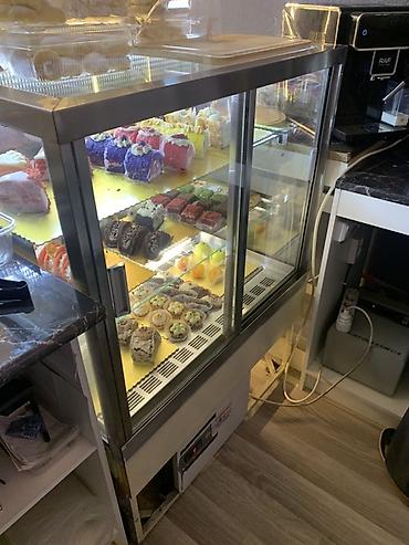 Холодильные витрины: Кондитерские, Б/у — 9