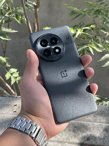 windows 10: OnePlus 13, Б/у, 256 ГБ, цвет - Черный, 2 SIM — 1