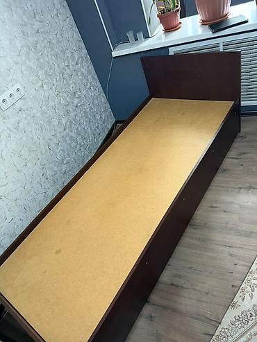 bunk bed: Односпальная кровать с высоким изголовьем - Форм‑фактор: односпальная — 1