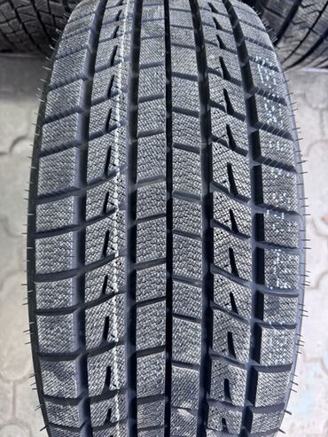 зимние шины на ниву 21214: Зимние шины (липучки), без шипов. Характеристики по фотографии: -