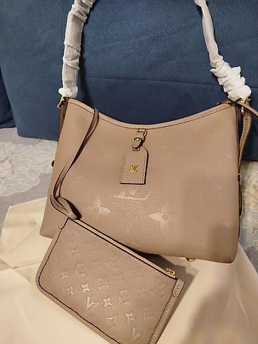 бир: Классикалык сумка, Louis Vuitton, Материалы: Нукура булгаары, Чечилме кайыш, Аялдарга, Жаңы — 1