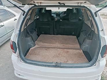 Toyota Ipsum: 2002 г., 2.4 л, Автомат, Бензин, Минивэн