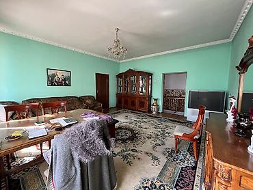 Продажа коттеджей и домов: Продается 2х этажный особняк из 10комнат 330м2, по ул. Шаумяна, на — 10