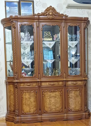 Комплекты диванов и кресел: Сервант