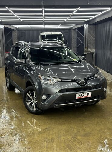 Toyota: Toyota RAV4: 2018 г., 2.5 л, Автомат, Бензин, Кроссовер