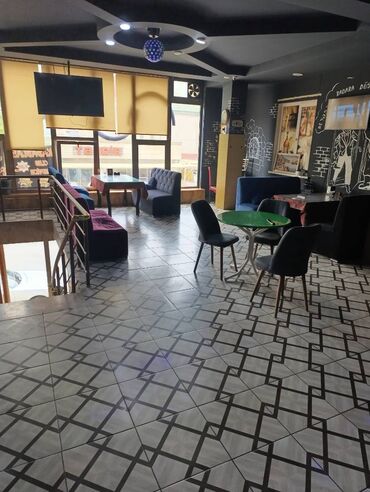 Ofisiantlar: Ofisiant tələb olunur, Restoran, Gündəlik ödəniş, 18-29 yaş, 6 ildən artıq təcrübə