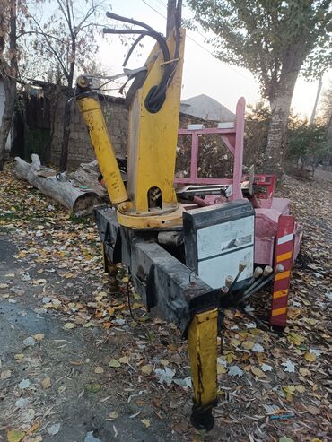 срочно продаю в связи с переездом: Продаю манипуляторную установку шин мейва 2 тонник японская