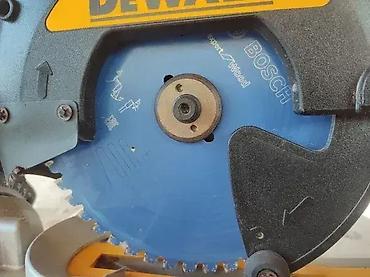 Ostali alati i mašine: Potezni ger DeWalt DWS sa postoljem DeWalt DE – ODLIČNO! Potezni ger — 7