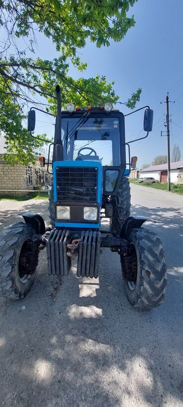 Kommersiya nəqliyyat vasitələri: Traktor Belarus (MTZ) 82, 2015 il, 89 at gücü, motor 8.9 l, İşlənmiş