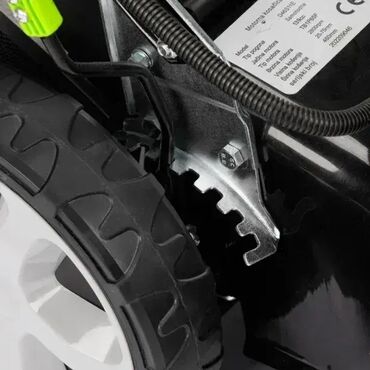 Kosilice i trimeri: Samohodna motorna kosačica savremenog dizajna sa električnim startom i na lalafo.rs — 10 Kosilice i trimeri: Samohodna motorna kosačica savremenog dizajna sa električnim startom i — 10