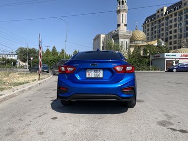 срочно продам авто в связи с переездом: Chevrolet Cruze: 2018 г., 1.4 л, Автоматические, Бензин, Седан