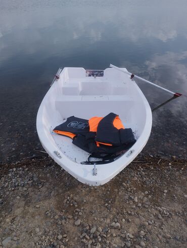 Водный транспорт: Продается лодка и катамаран состояние хорошая оба за 100тысяч