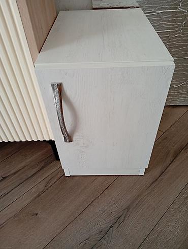 Ağ rəngli kompakt dolab - Material: laminat/LDSP, ağ-ağac teksturalı
