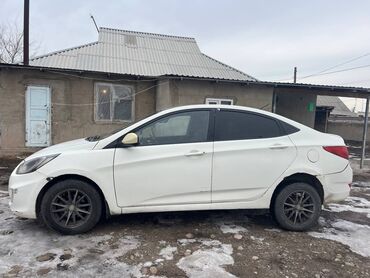 уна лизинг: Hyundai Solaris: 2011 г., 1.6 л, Механика, Бензин, Седан