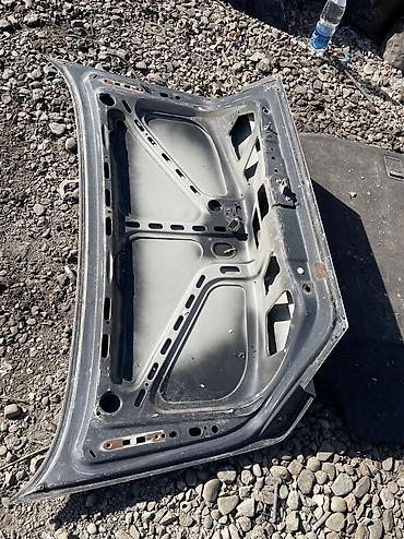 накладка на мерс: Крышка багажника 124 кузов седан под ешка — 3