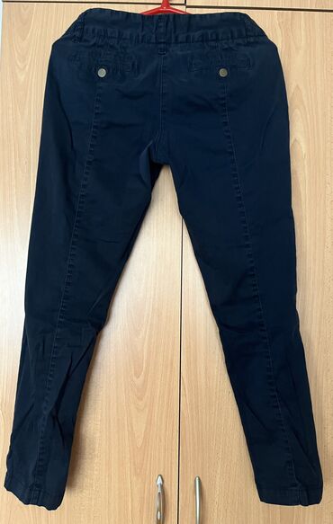 zenske pantalone close: S (EU 36), M (EU 38), Normalan struk