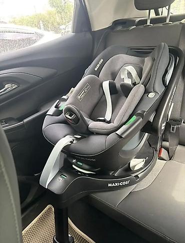 Детский мир: Детское автокресло-переноска Maxi-Cosi с базой Isofix - Категория — 2