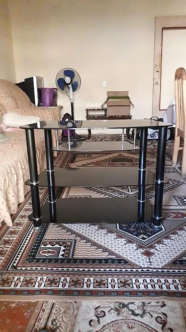 Şüşə-TV stendi / media konsolu - Material: bərk şüşə rəflər və metal lalafo.az -da Şüşə-TV stendi / media konsolu - Material: bərk şüşə rəflər və metal