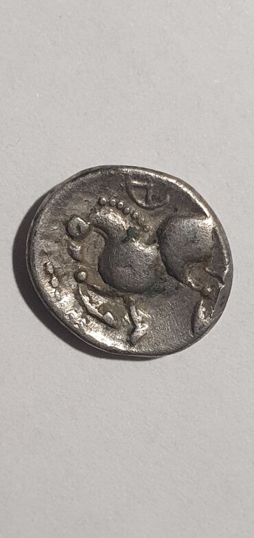 Coins: Celtic silver Drachm Zeus - horse styled after Philip II 100BC Avers