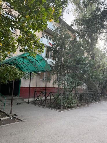 105 серия 3 комнатная: 2 комнаты, 43 м², 104 серия, 3 этаж, Косметический ремонт