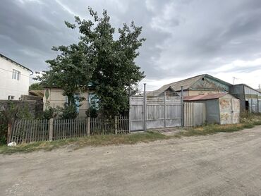 продается дом айни: Үй, 600 кв. м, 3 бөлмө, Менчик ээси, Эски ремонт