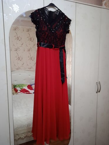 шикарное красное платье: Вечернее платье, Классическое, Длинная модель, Без рукавов, Камни, XL (EU 42), 2XL (EU 44)