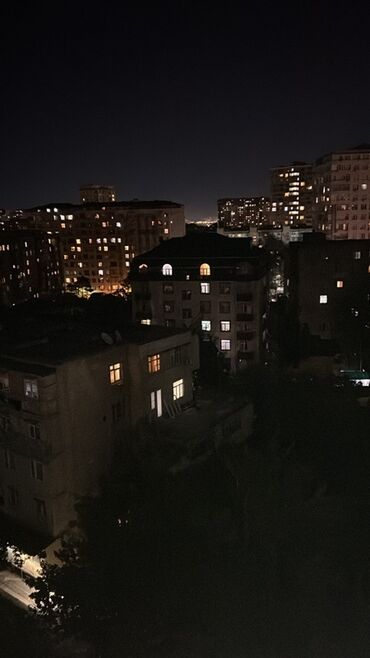Mənzil alıram: Otaq yoldaşı axtarılır metroya 3dəqiqəlik yoldu 2otaq bir kuxna hamam