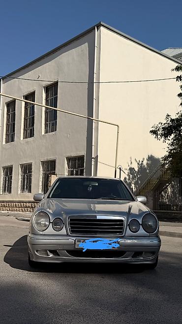 Mercedes-Benz sedan (W210 seriyası) - Kuzov: sedan, gümüşü rəng -