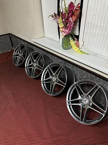 зеркало 30: Комплект из 4 легкосплавных дисков для Mercedes-Benz. Разноширокие — 1