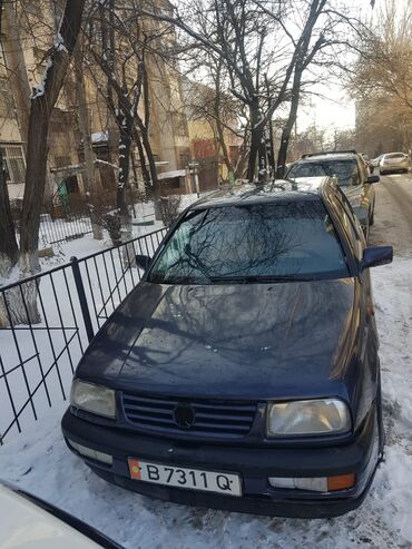 Volkswagen: Volkswagen Vento: 1993 г., 2 л, Механика, Бензин, Седан