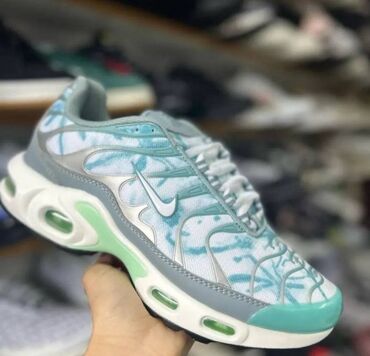 šangajke patike: Nikeair max tn patke

Novo
Brojevi 37 do 41