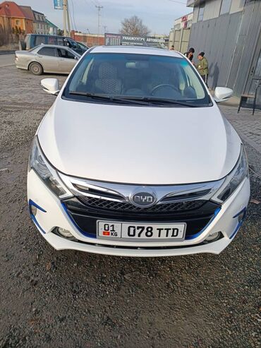 BYD : 2016 г., 1.5 л, Электромобиль