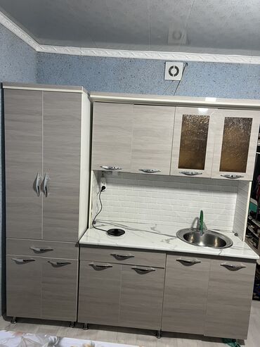 стол офисный для руководителя: Ашкана гарнитуру, Колдонулган, ДСП, Өзү алып кетүү