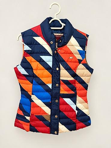 Jiletlər: U.S. Polo Assn. qadın jileti. Üzərində 40 ölçü qeyd olunub, S–M ölçüyə — 1