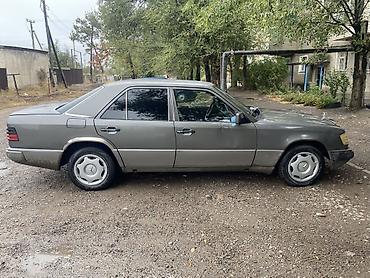 Транспорт: Mercedes-Benz W124: 1990 г., 2.3 л, Механика, Бензин, Седан — 4