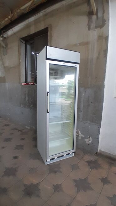 Оборудование для бизнеса: Продаю турецкий витринный холодильник Угур работает отлично в хорошем