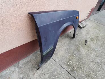 Auto delovi: Prednje desno krilo Lada 2104 Karavan, Lada 2105, Lada 2107 Riva. U — 3
