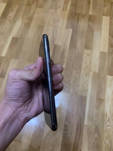 Apple iPhone: IPhone Xs, 64 GB, Space Gray, Face ID — 6