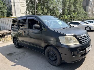 форт минивен: Toyota Noah: 2003 г., 2 л, Бензин, Минивэн