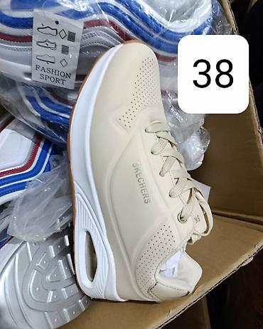 Patike: Poslednji komadi 
2850 din
sdl — 9