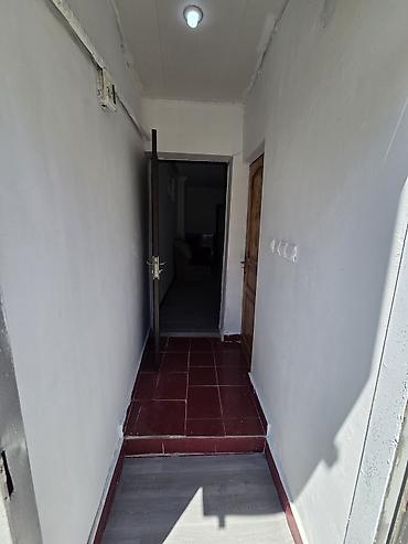 bina evlər: 2 otaqlı həyət evi - Giriş: dəmir giriş qapısı, dar koridorlu eyvan — 2