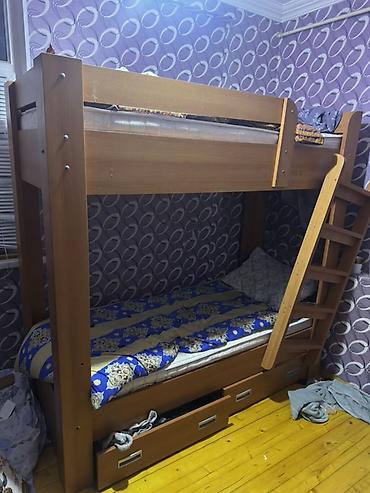 odun taxta: İki mərtəbəli taxta çarpayı sağlam maldı cıyıltı səsi falan heçnə — 2