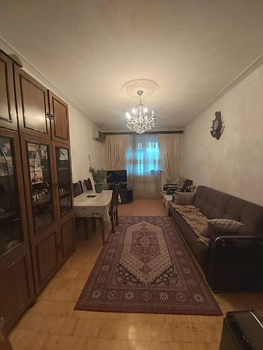 qebelede ev satilir: Bakı, 4 otaqlı, Köhnə tikili, 85 kv. m — 2