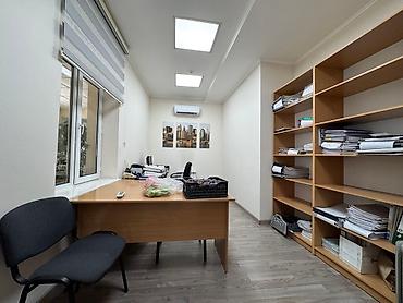 Продажа офисов: Продажа офисов 360 м², С ремонтом, С мебелью, Административное здание, 1 этаж — 21