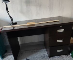 учебный стол для детей: Письменный стол, Б/у