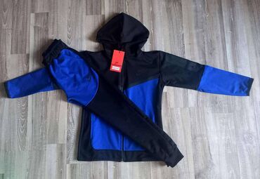 Komplet trenerke: Nike, Unisex — 1