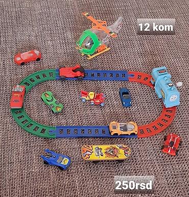 run star hike: Komplet dečjih igračaka – 12 kom Sadrži: - Mini voz sa lokomotivom i — 1