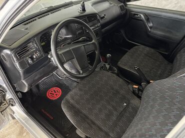 Volkswagen: Volkswagen Golf: 1993 г., 1.6 л, Механика, Бензин, Хэтчбэк — 7