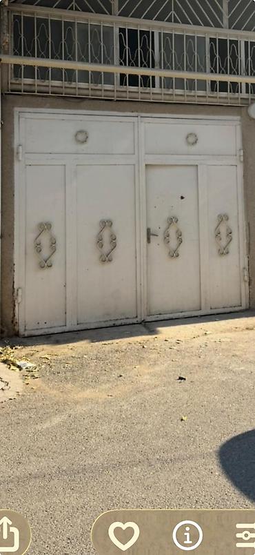 Metal darvaza – 3 metr en, 2.60 m hündürlük. - Ağ rəngdə, üzərində