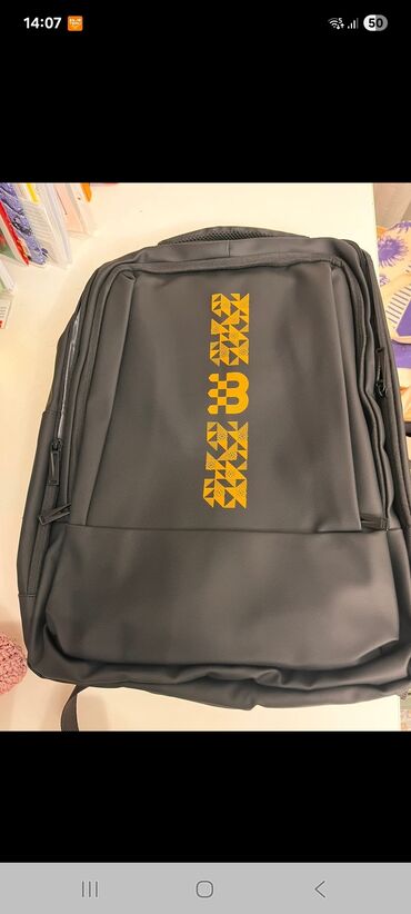 чемодан с инструментами для автомобиля: Məhsul: Qara rəngli çoxbölməli bel çantası (backpack) Xüsusiyyətlər